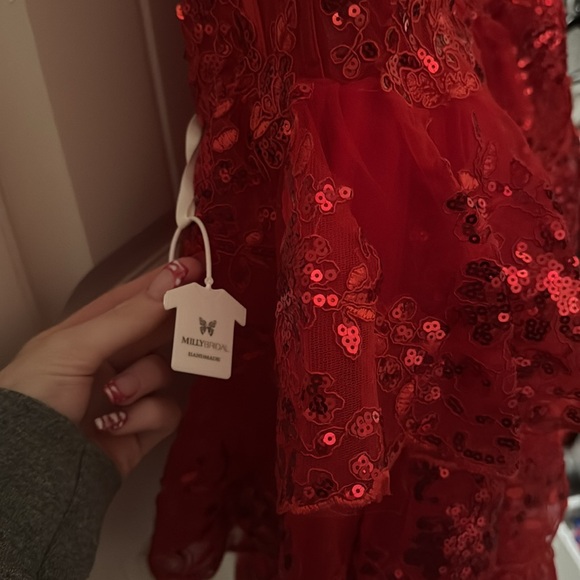 red dress - Picture 2 of 3